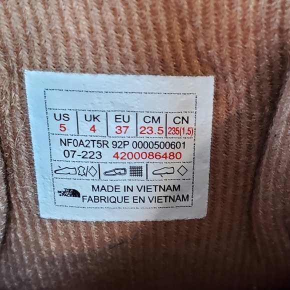 The North Face Chilkat Lace Up Boot - Picture 9 of 15